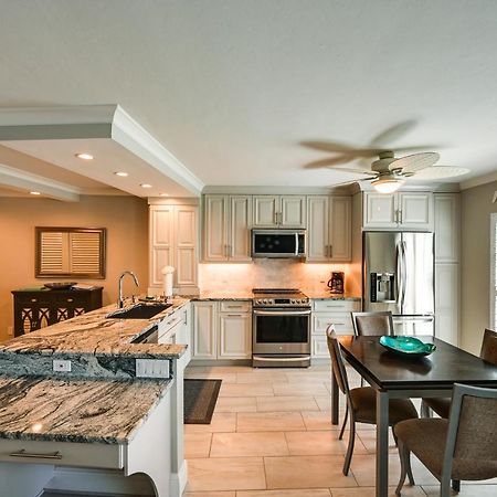 Coastal Marco Island Condo With Club Amenities! Exterior photo