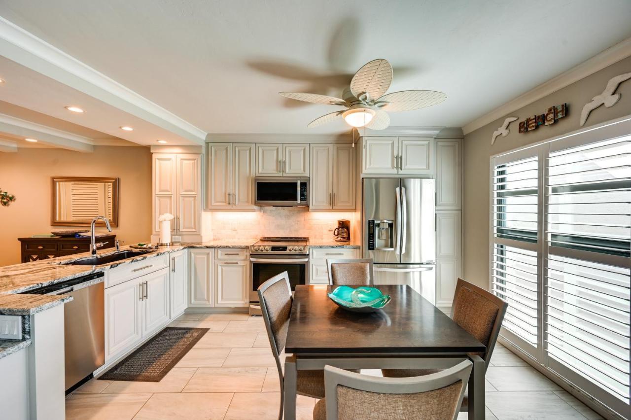 Coastal Marco Island Condo With Club Amenities! Exterior photo