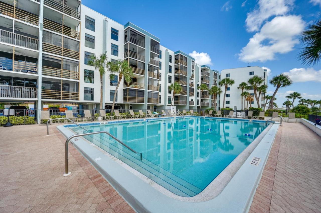 Coastal Marco Island Condo With Club Amenities! Exterior photo